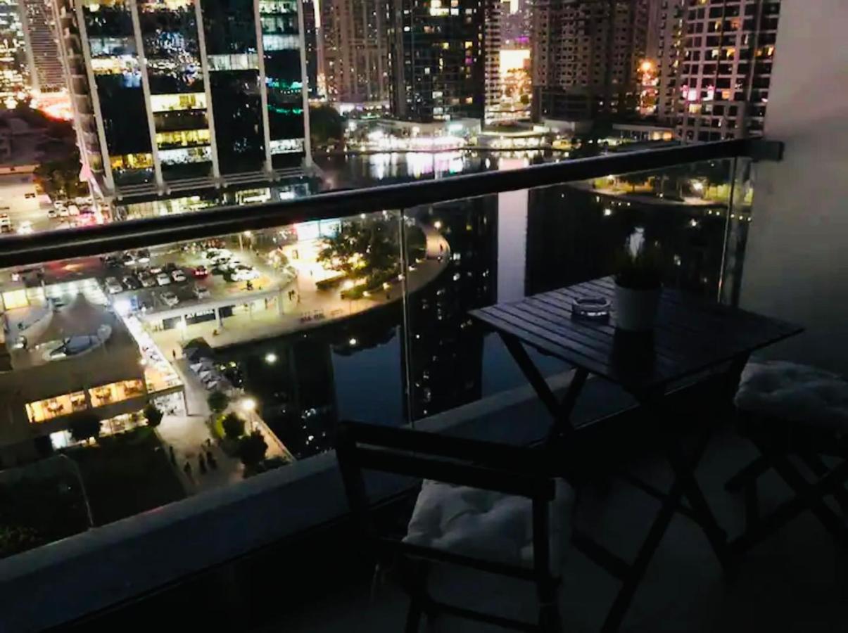 Luxury Modern Studio In Jlt With Amazing View & Rooftop Pool - Sleeps 3 Dubai Eksteriør billede
