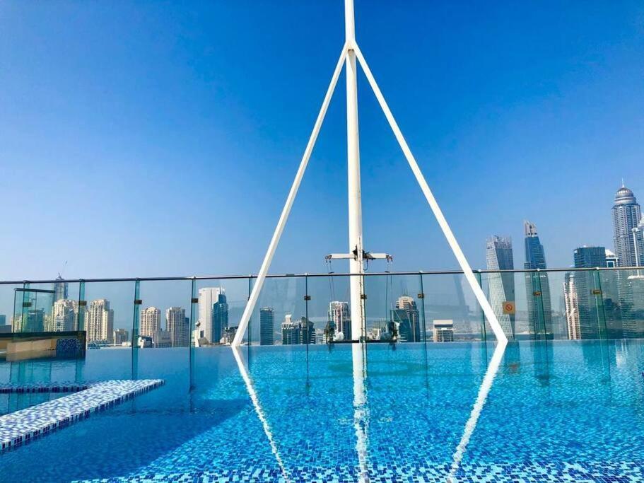 Luxury Modern Studio In Jlt With Amazing View & Rooftop Pool - Sleeps 3 Dubai Eksteriør billede